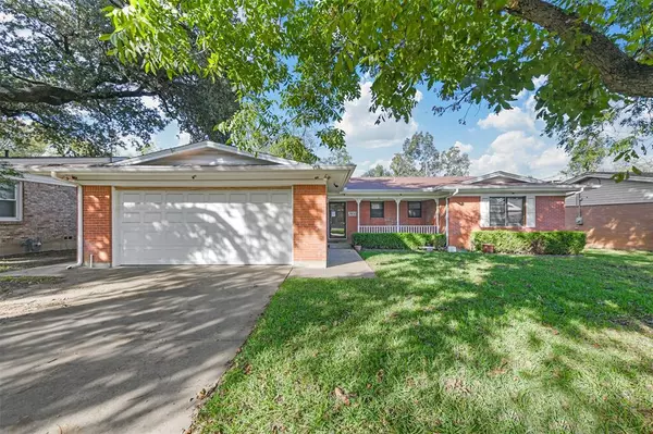 2800 Sadler Avenue, Fort Worth, TX 76133