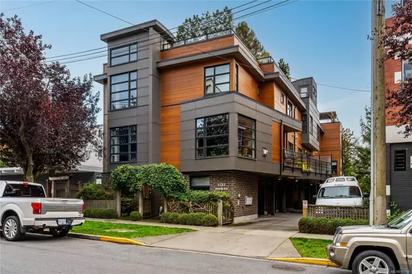 1137 Meares St #3, Victoria, BC V8V 3J9