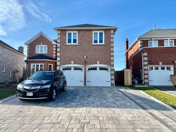 12 Fairfax CT #Lower, Vaughan, ON L4J 7S1