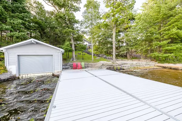 North Kawartha, ON K0L 3E0,15 Oakridge DR