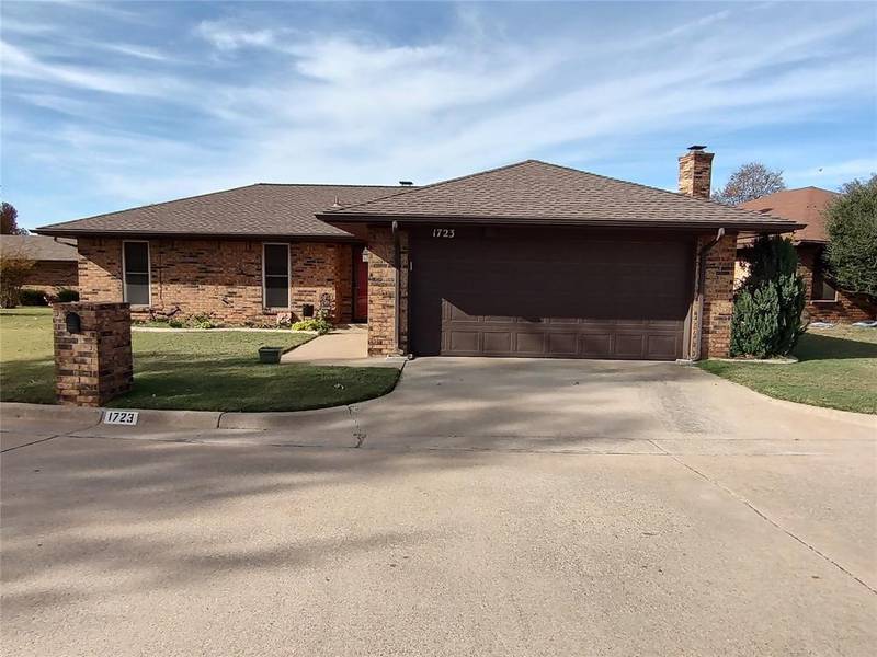 1723 Lionsgate Circle, Bethany, OK 73008