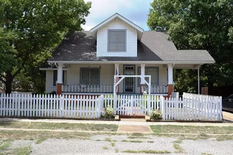 201 N Main Street, Leonard, TX 75452