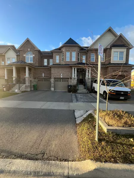 4 Hogan Manor DR, Brampton, ON L7A 4V4