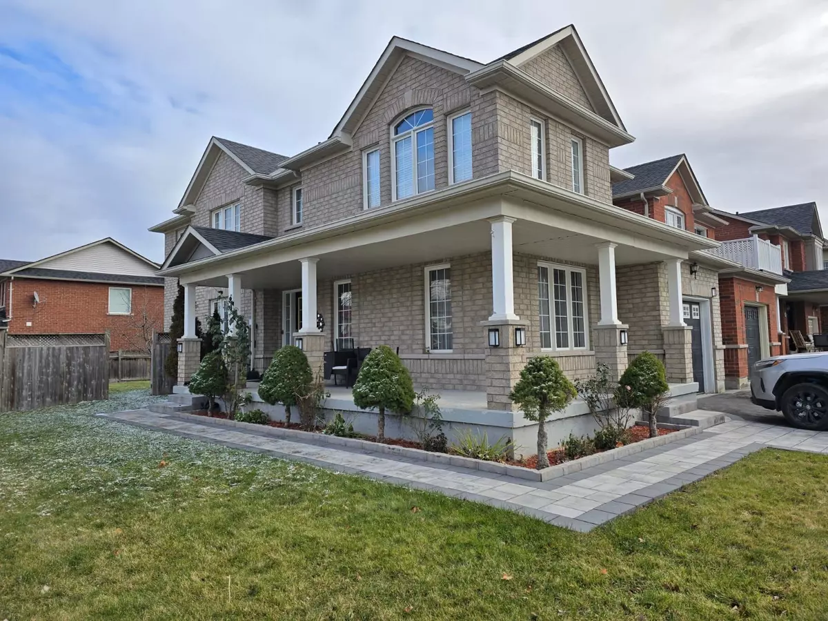 Whitby, ON L1P 1T6,44 Rampart CRES