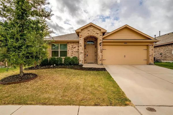 720 Wylie Street, Crowley, TX 76036