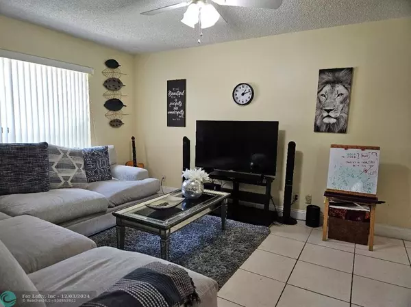 Coconut Creek, FL 33063,3765 COCOPLUM CIR  #3571