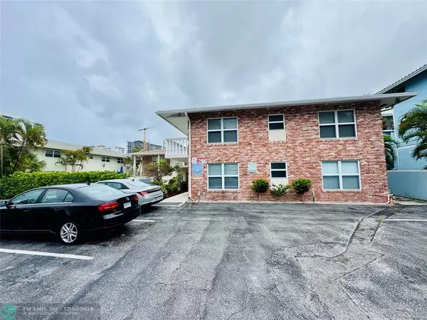 Pompano Beach, FL 33062,3216 NE 13th St  #4