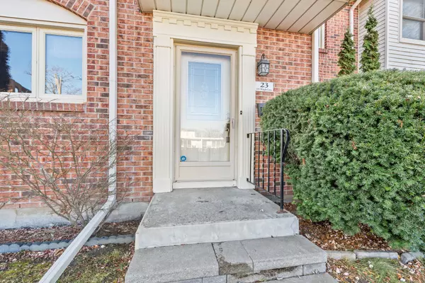 Frontenac, ON K7L 4T8,115 Wright CRES #23