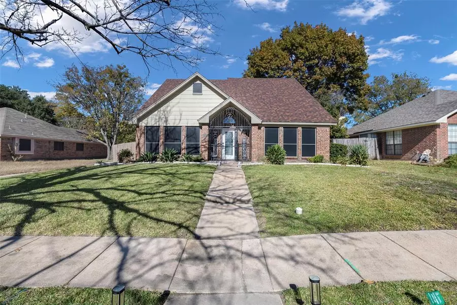 2309 Montclair Street, Lancaster, TX 75146