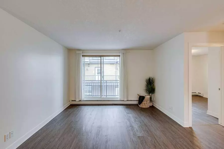 2440 34 AVE SW #203, Calgary, AB t2t2c8