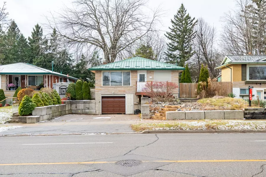 371 Westmount RD E, Kitchener, ON N2M 4Z3