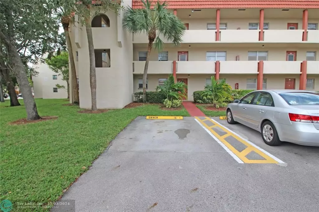 Fort Lauderdale, FL 33322,2901 Sunrise Lakes Dr  #101