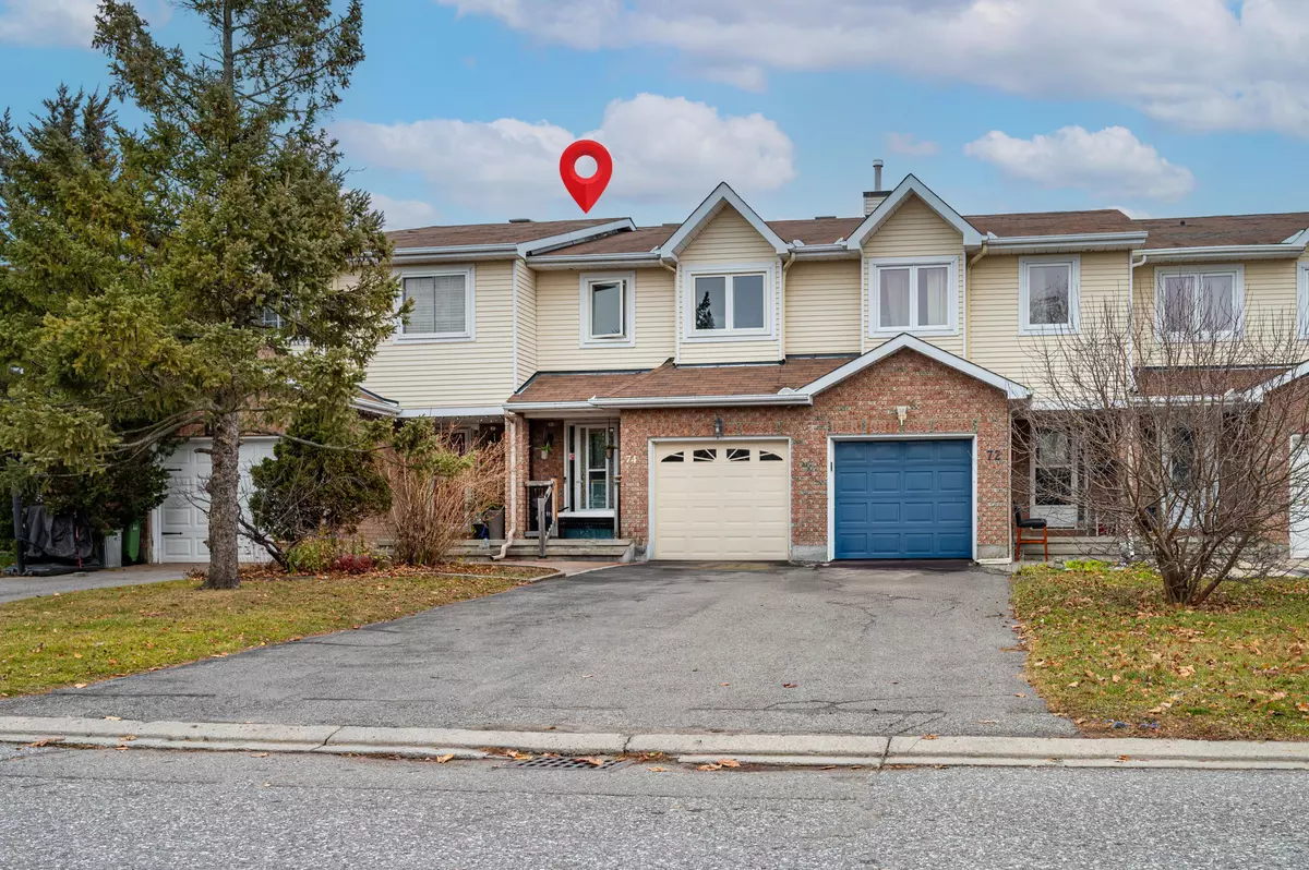 Barrhaven, ON K2J 4E2,74 Royal Field CRES