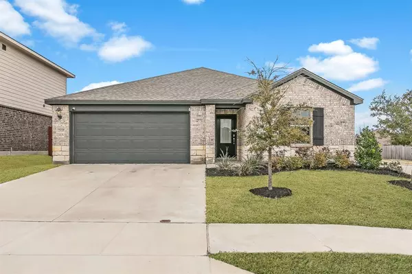 2537 Breccia Drive, Fort Worth, TX 76108