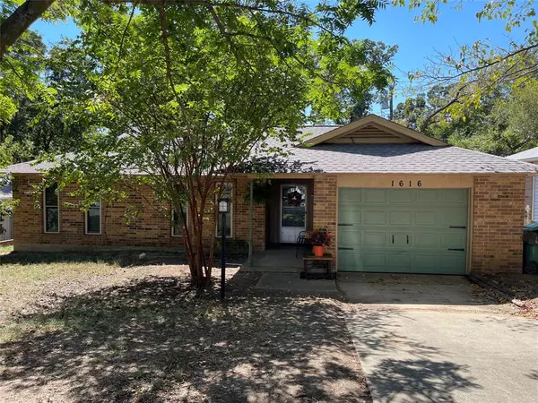 1616 Meadow Oak Street, Denton, TX 76209