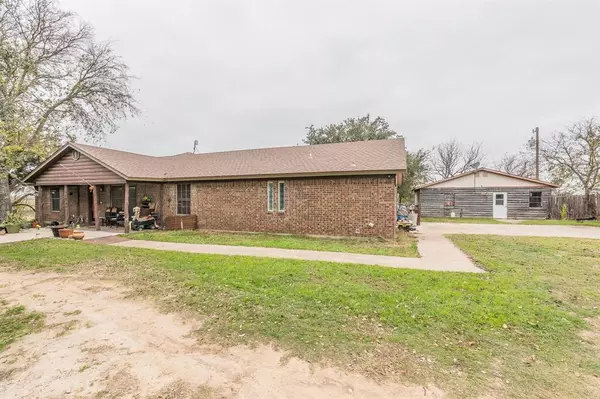 Cleburne, TX 76033,1014 Highland Road