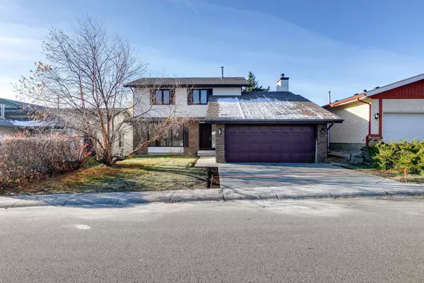 7 Woodmont WAY Southwest, Calgary, AB T2W 4L7