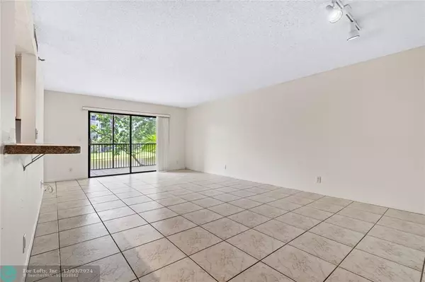 Pompano Beach, FL 33069,2221 Cypress Island Drive  #204