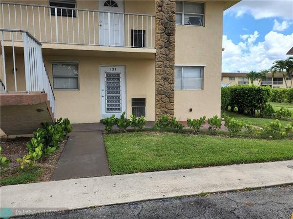 9911 Sandalfoot Blvd  #101, Boca Raton, FL 33428