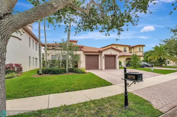 10779 NW 80th Cir, Parkland, FL 33076