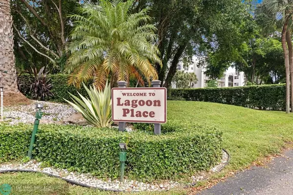 Davie, FL 33324,9330 Lagoon Pl  #102