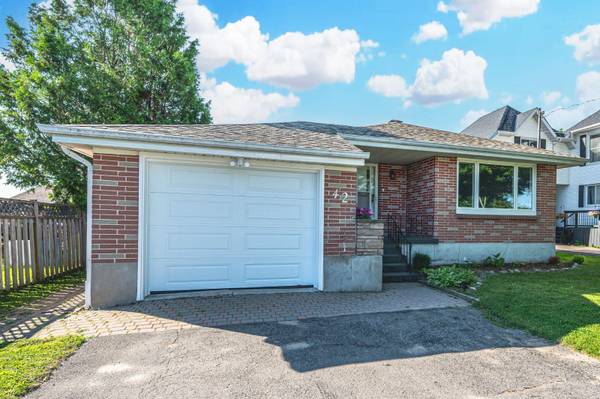 42 Poyntz ST, Penetanguishene, ON L9M 1N4