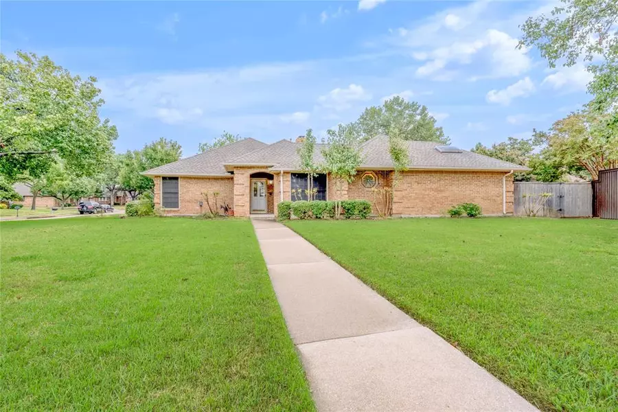 2112 High Country Drive, Carrollton, TX 75007