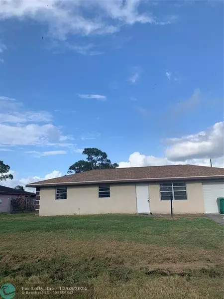 619 SE Clifton Ln, Port St Lucie, FL 34983