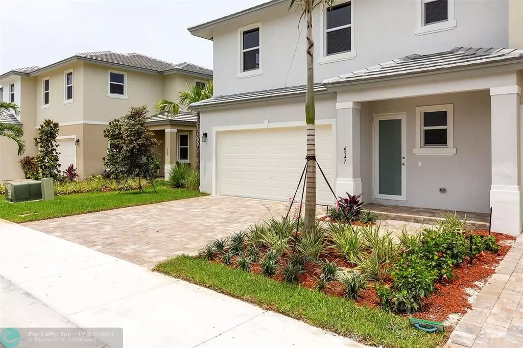 Coconut Creek, FL 33073,6931 PINES CIRCLE  #14