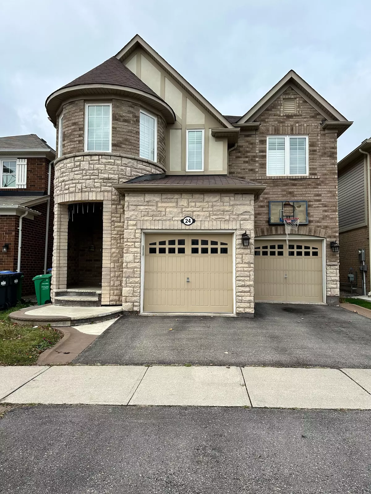 Brampton, ON L7A 0P3,24 Dulverton DR