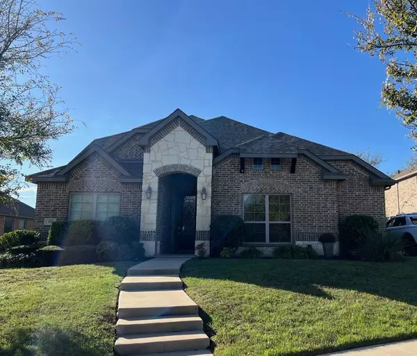 205 Wisteria Way, Red Oak, TX 75154