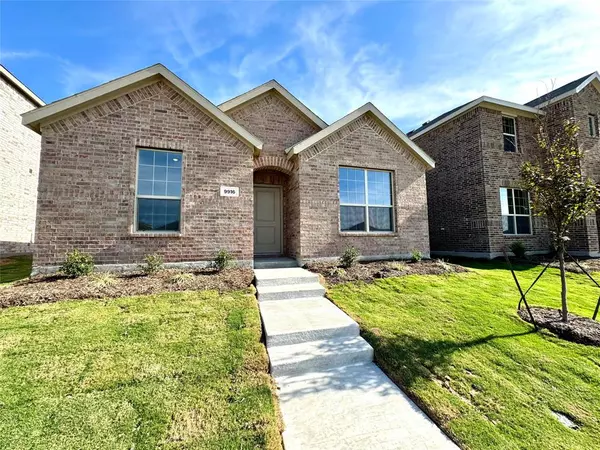 9916 Thornapple Road, Fort Worth, TX 76179