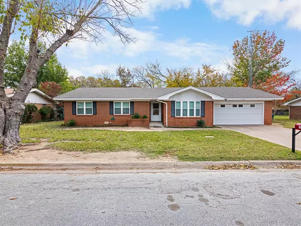 Bowie, TX 76230,1209 Pebble Street