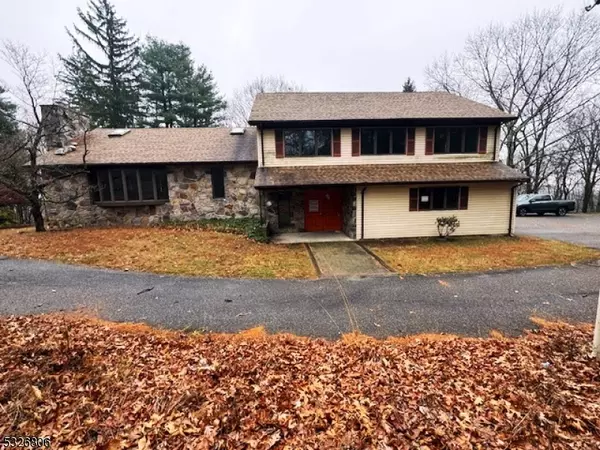 27 Sunset Lake Rd, Hardwick Twp., NJ 07825