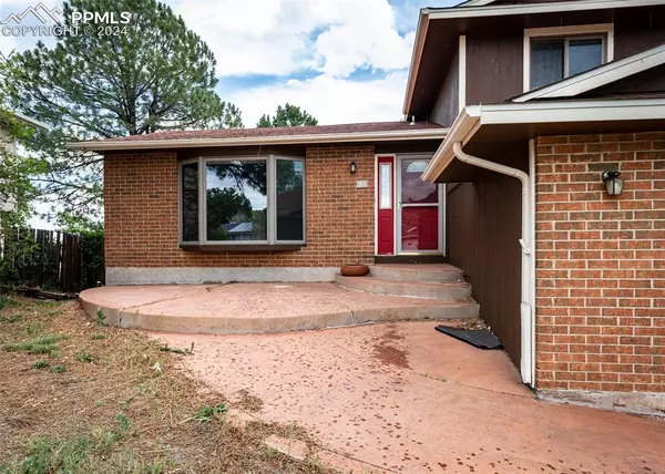 Pueblo, CO 81001,19 Hampton CT