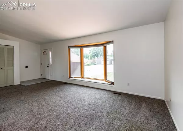 Pueblo, CO 81001,19 Hampton CT