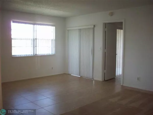 Port St Lucie, FL 34952,1560 SE Royal Green Cir