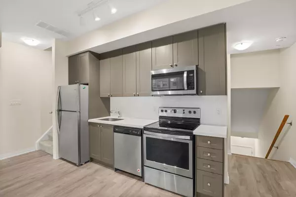 Mississauga, ON L5G 0B6,650 Atwater AVE #4