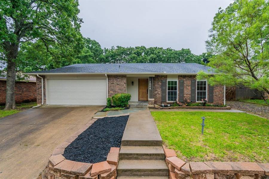 3804 Aspenwood Drive, Bedford, TX 76021