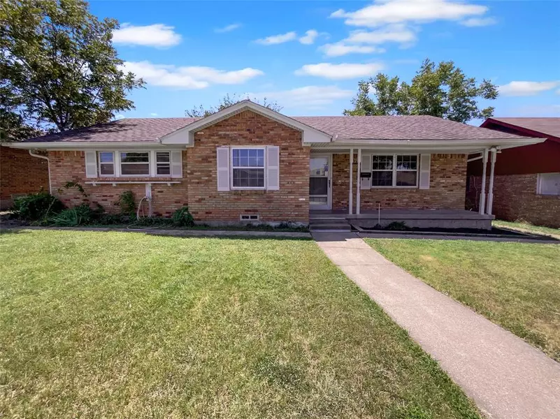 802 Rea Avenue, Lancaster, TX 75146