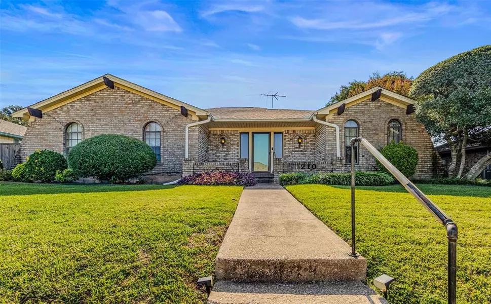 1210 Pecan Valley Drive, Garland, TX 75043