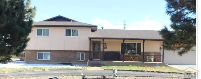 1720 Los Maderos Dr, Pueblo, CO 81006