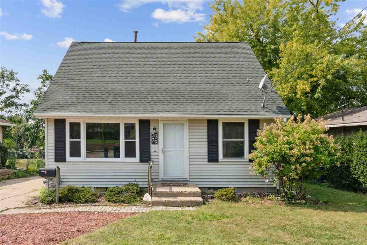 3339 Oakland Rd NE, Cedar Rapids, IA 52402