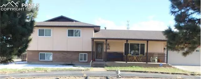 Pueblo, CO 81006,1720 Los Maderos DR