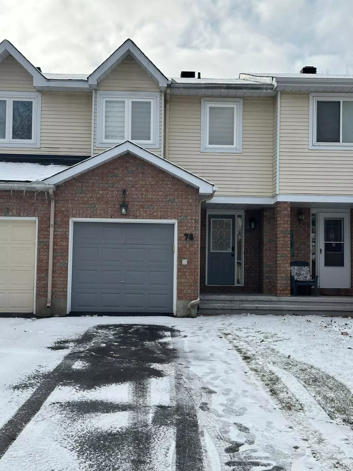 Barrhaven, ON K2J 4B5,78 Woodford WAY