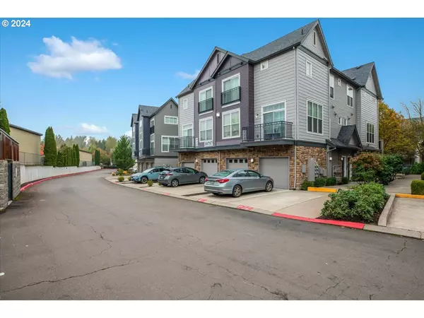 Beaverton, OR 97006,10757 NE RED WING WAY #102