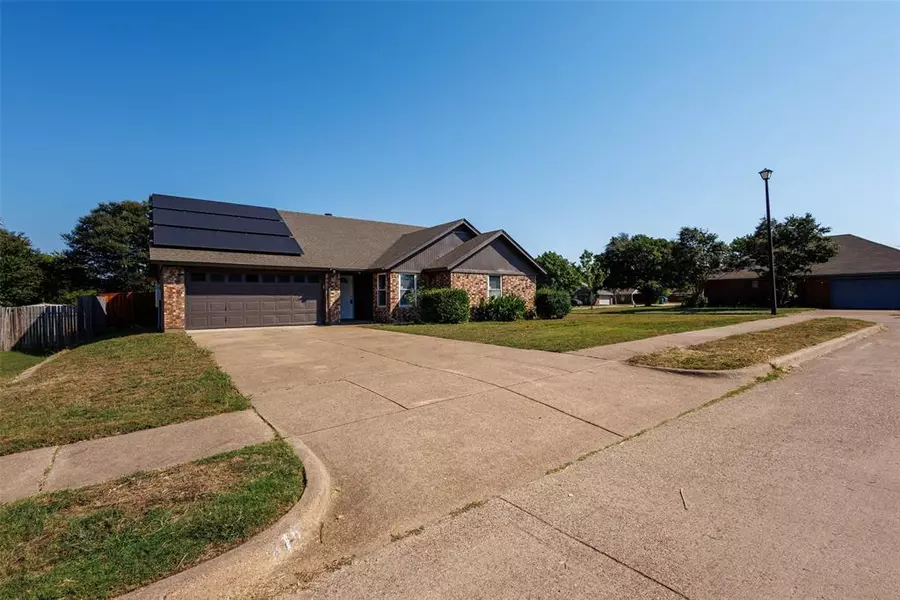 815 Young Drive, Cedar Hill, TX 75104