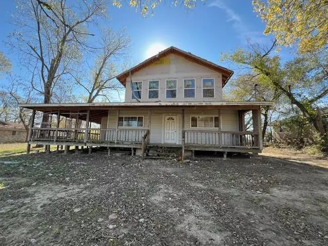 213 W Main Street, Pecan Gap, TX 75469