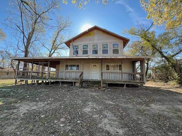 213 W Main Street, Pecan Gap, TX 75469