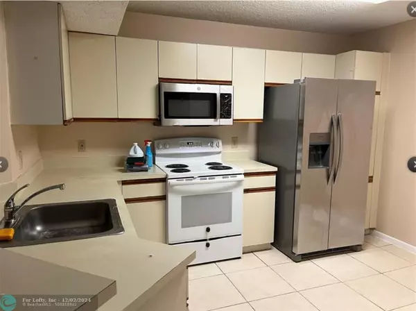 Coral Springs, FL 33067,8701 Wiles Rd  #203